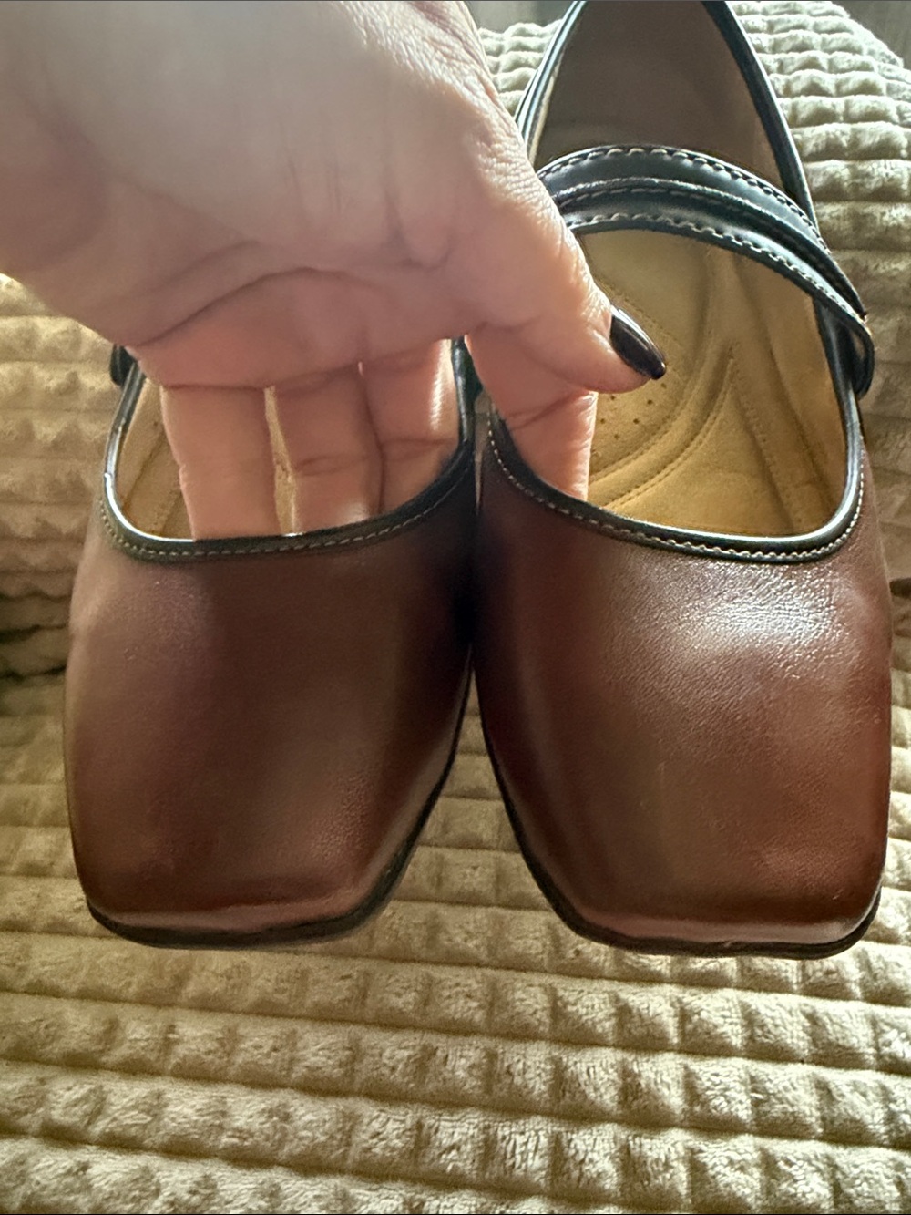 Naturalizer Two-Tone Brown and Black Mary Jane Flats Sz 9 - Picture 4 of 10